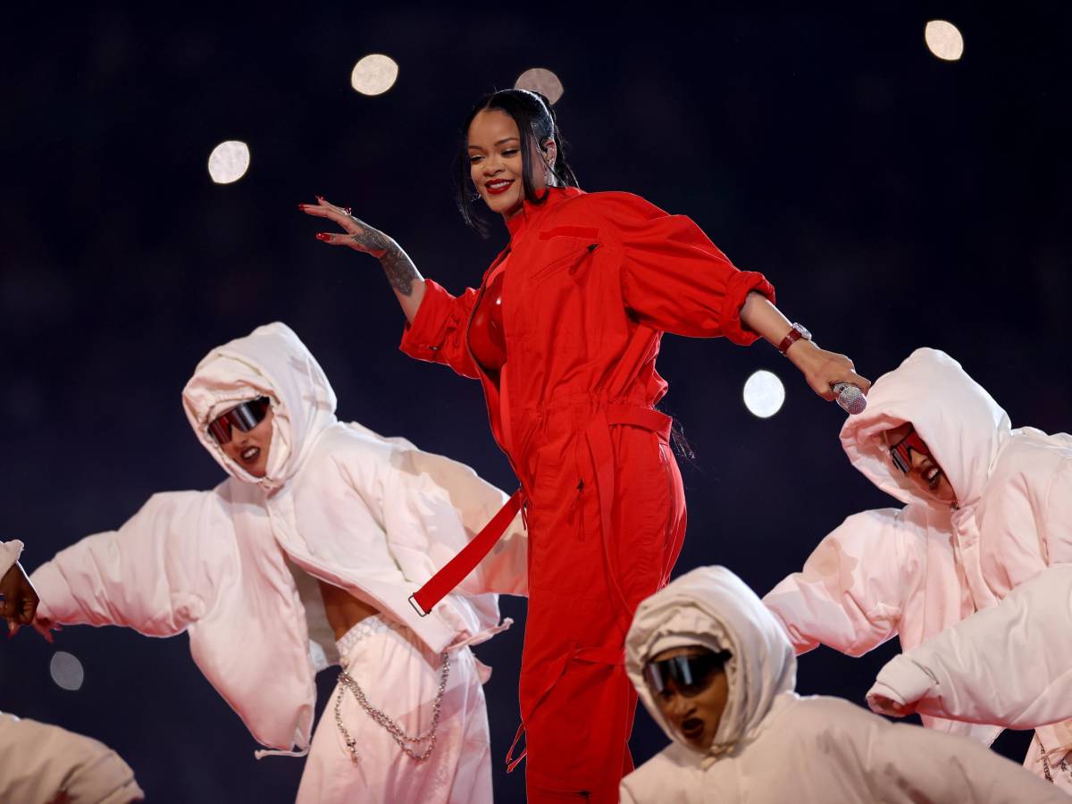 spari contro la villa di rihanna a beverly hills arrestata una donna come sta la cantante da Ilgiornale.it spari contro la villa di rihanna a beverly hills arrestata una donna come sta la cantante